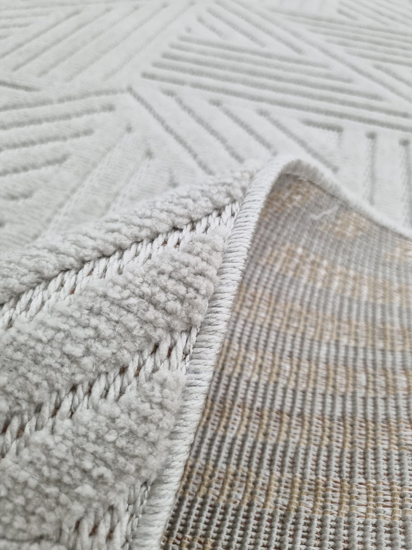Dekhera Madrid Etnik Desenli Kabartmalı Halı MD04 Gri