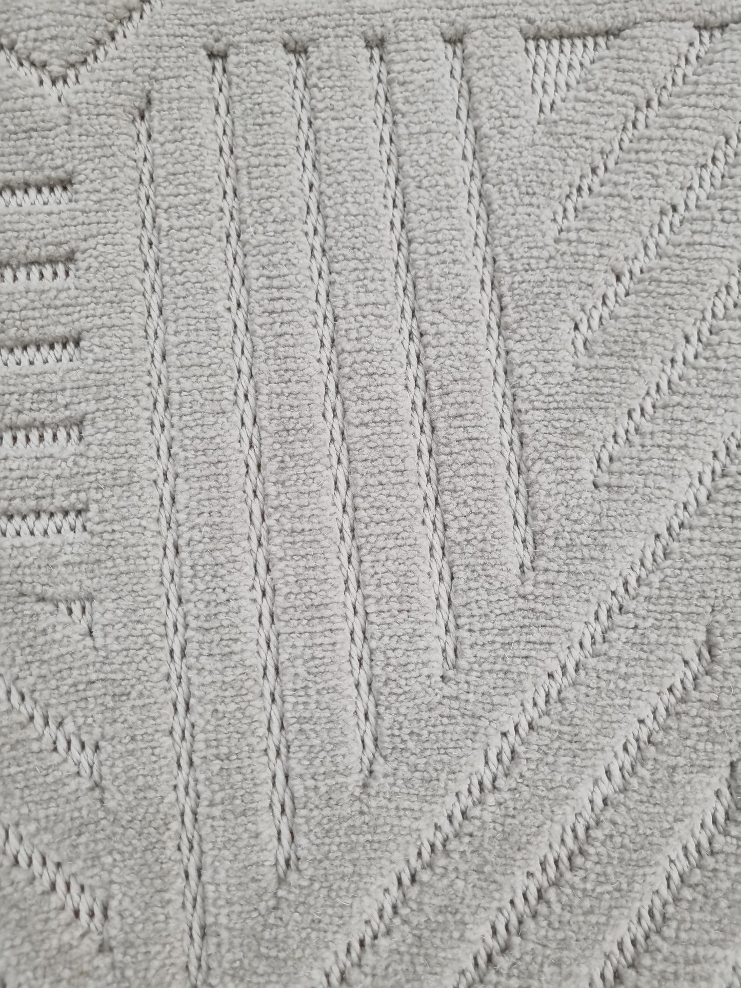 Dekhera Madrid Etnik Desenli Kabartmalı Halı MD04 Gri