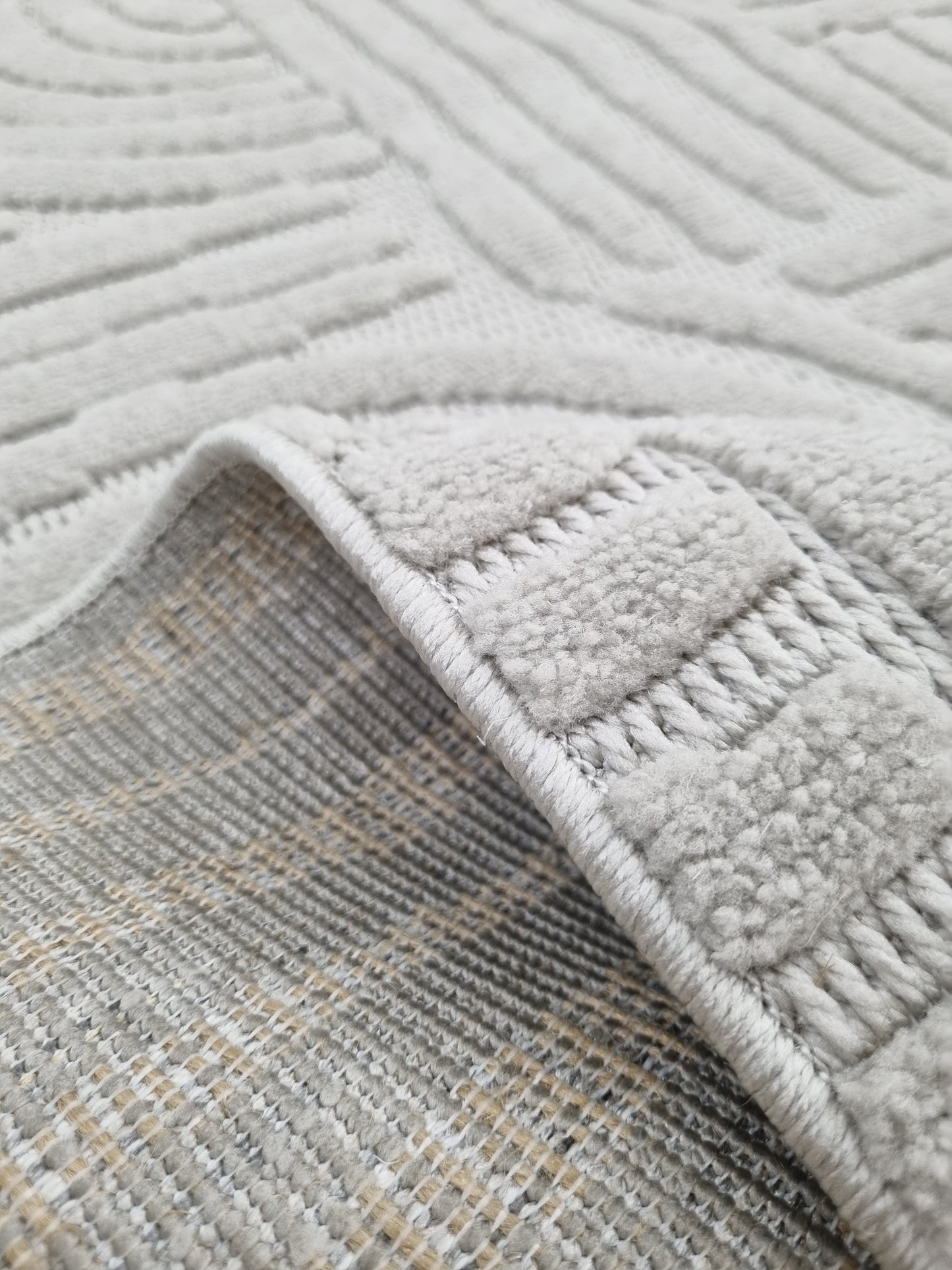 Dekhera Madrid Etnik Desenli Kabartmalı Halı MD06 Gri