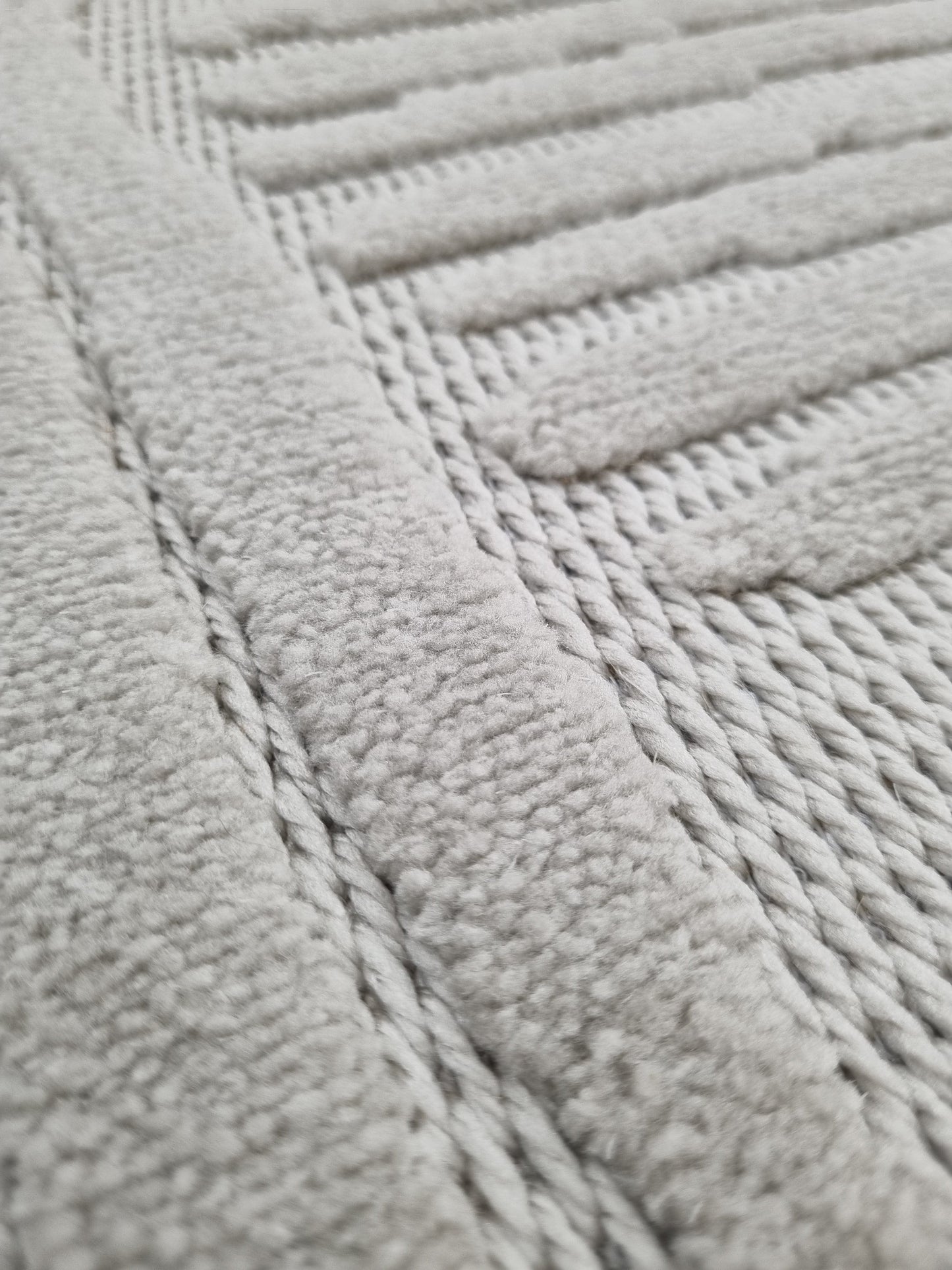 Dekhera Madrid Etnik Desenli Kabartmalı Halı MD06 Gri