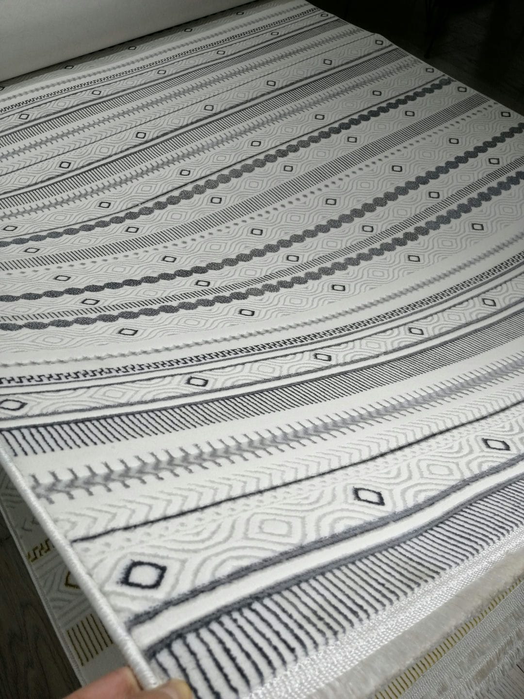 Dekhera Sahika Parlak Tuseli Makine Halisi Al9517 Beyaz Gri-4 Salon Mutfak Koridor Yatak Odası Kesme Yolluk