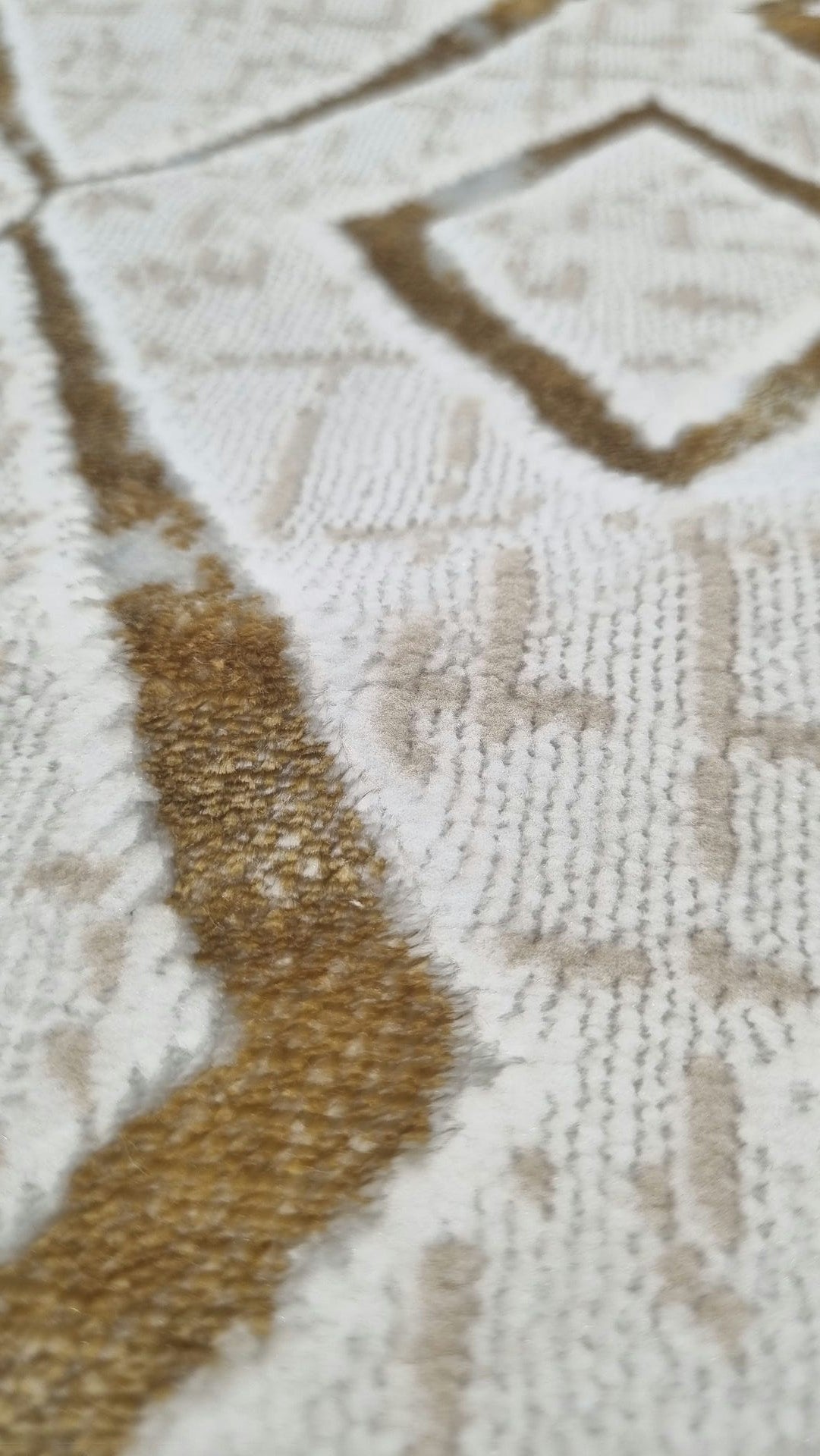 Dekhera Venus Modern Dokuma Parlak Hali 11735 Krem Gold-4 Salon Mutfak Koridor Yatak Odası Kesme Yolluk