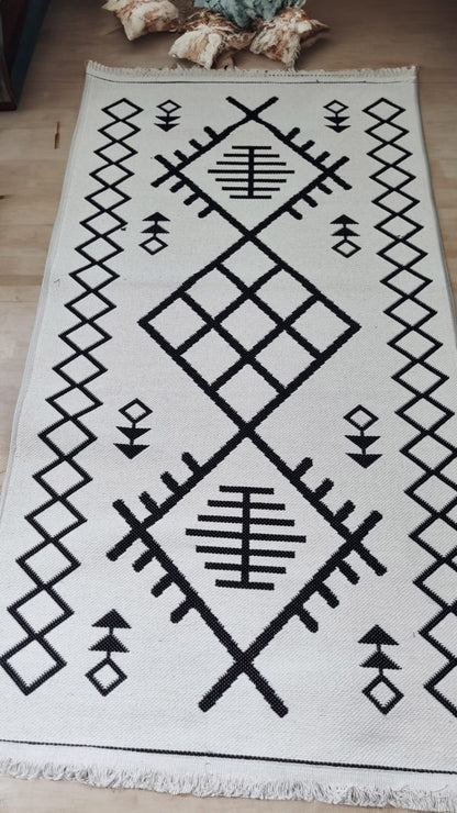 Dekhera Classic Kilim Etnik Desenli Mp11 Siyah-2 Salon Mutfak Koridor Yatak Odası Kesme Yolluk